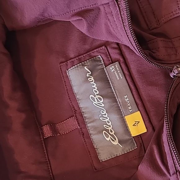 Eddie Bauer Travex Vest - Picture 2 of 4